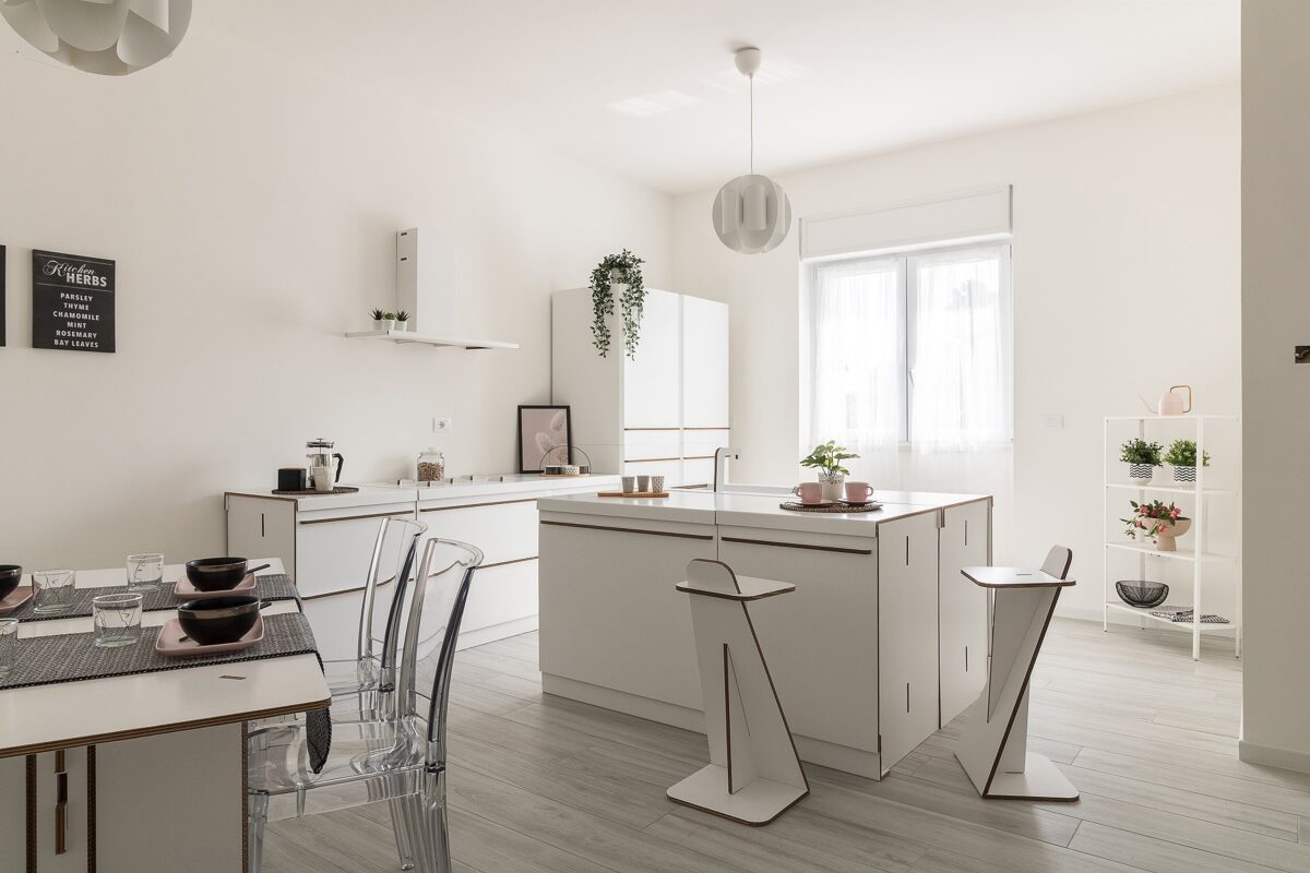 allestimento cucina moderna in cartone per home staging