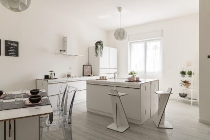 allestimento cucina moderna in cartone per home staging