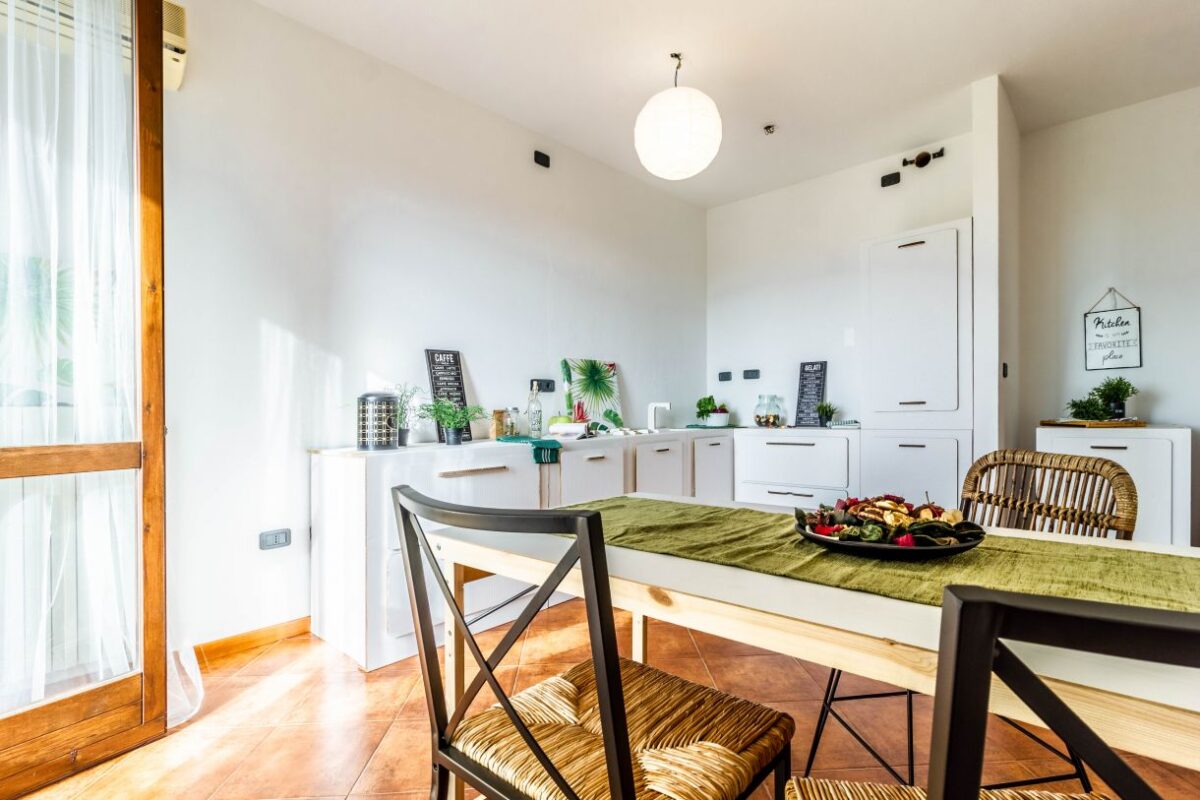 cucina in cartone bianco