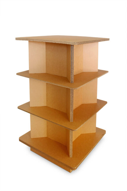 quadratisches Display aus Pappe