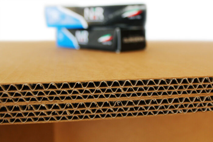 espositori in cartone per negozi