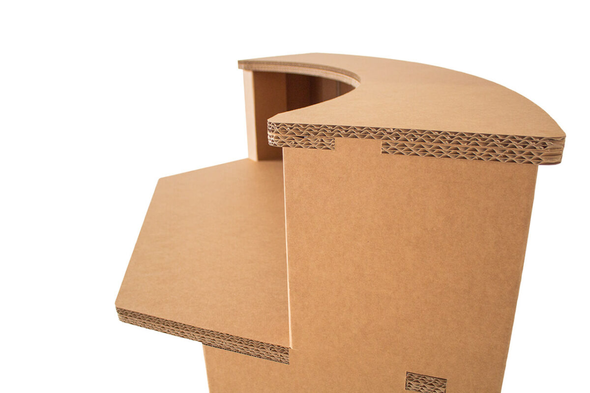 bancone curvo con ripiano